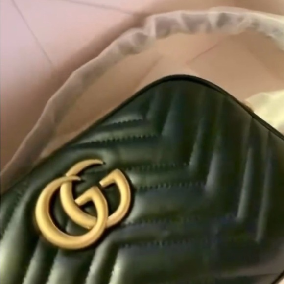Gucci Purse never wore for sale $1200 - Picture 4 of 5